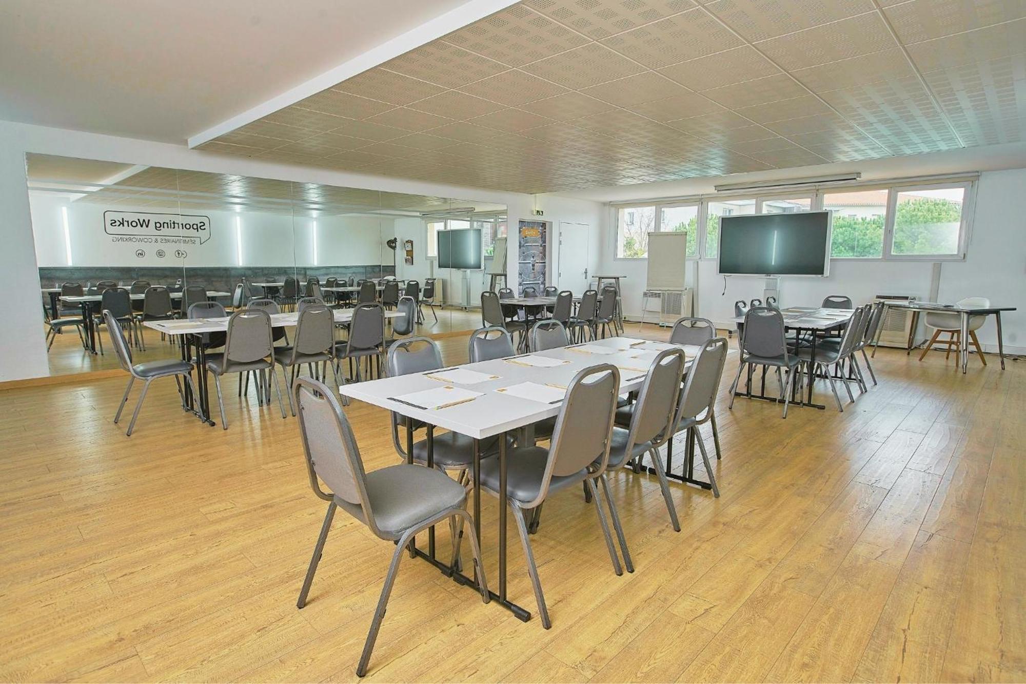 Sporting House Hotel Toulouse Buitenkant foto